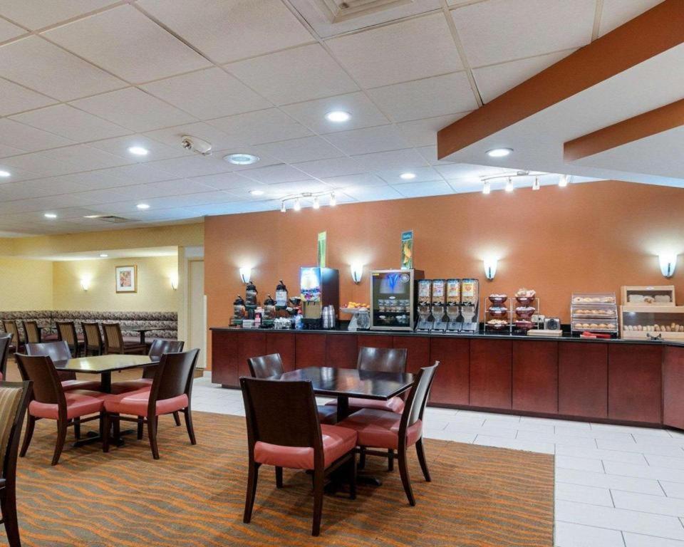 Windsor Mill Quality Inn מראה חיצוני תמונה