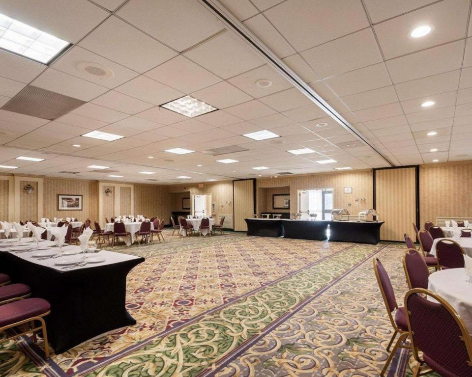 Windsor Mill Quality Inn מראה חיצוני תמונה