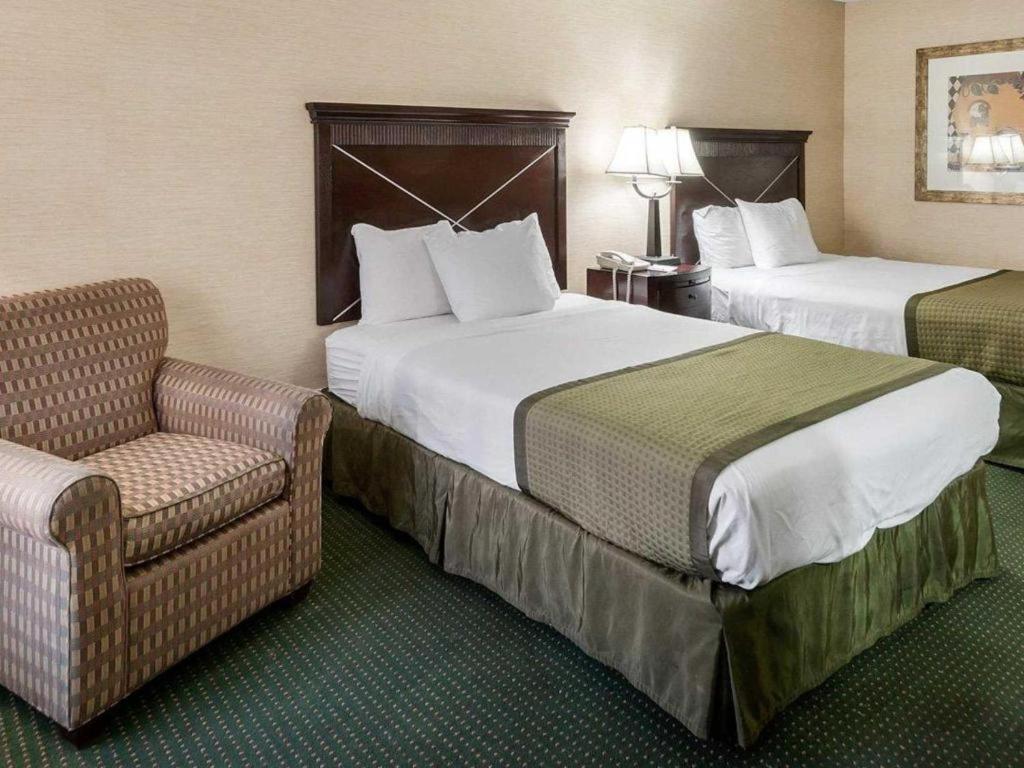 Windsor Mill Quality Inn מראה חיצוני תמונה