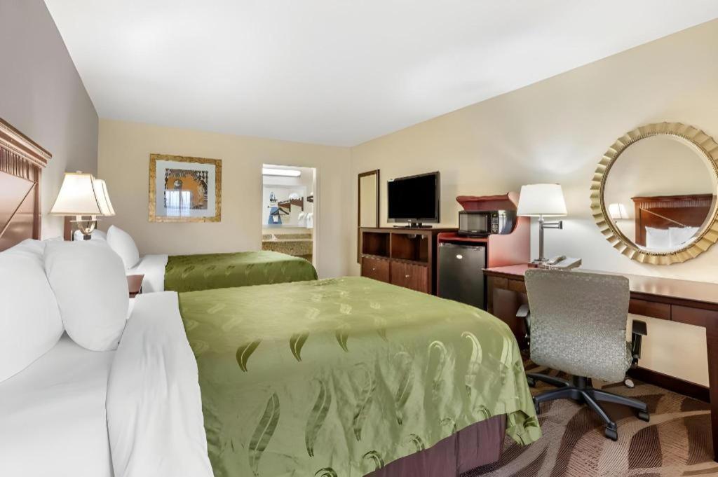 Windsor Mill Quality Inn מראה חיצוני תמונה